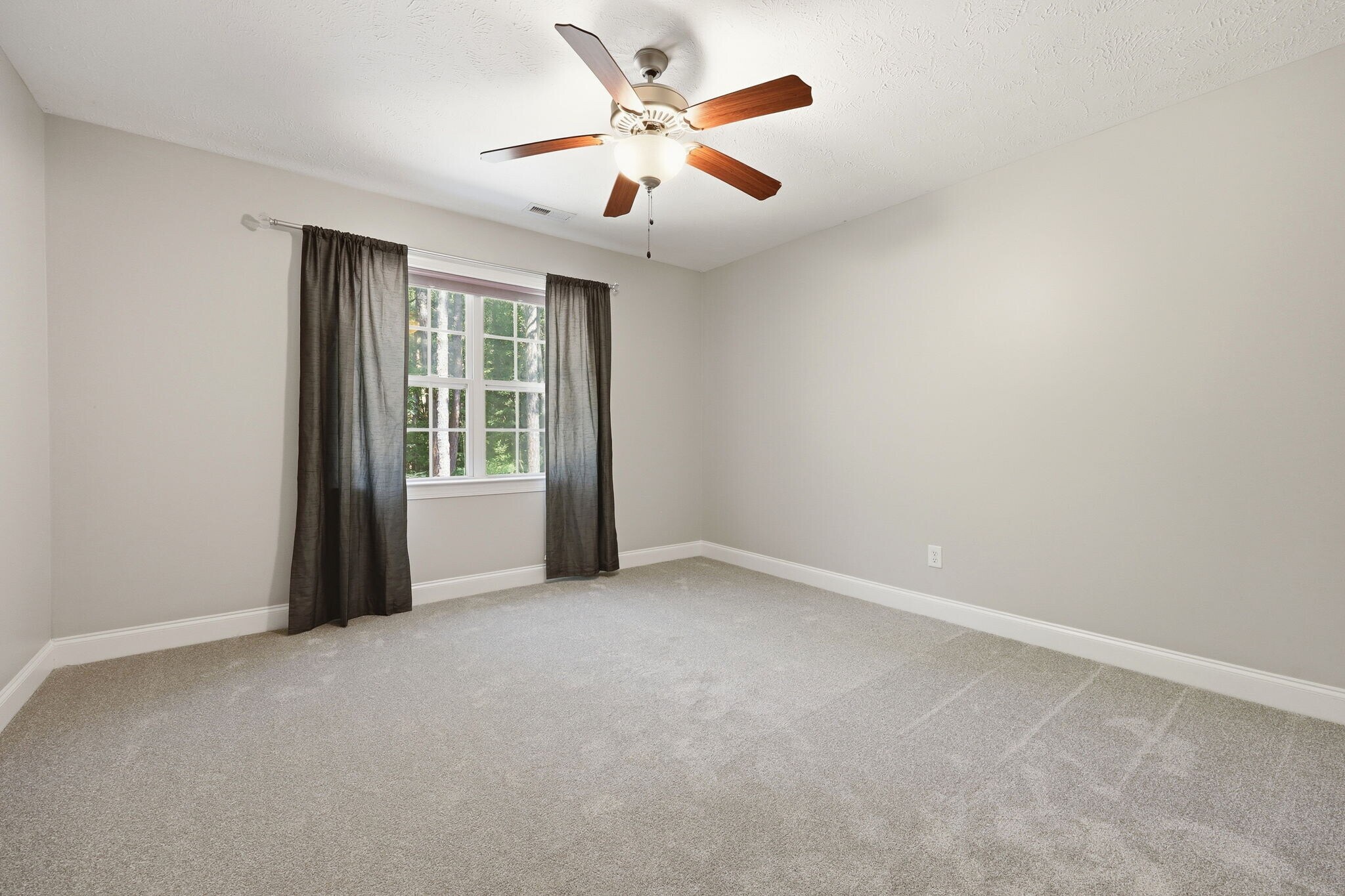 Building Photo - 768 Riverbirch Dr