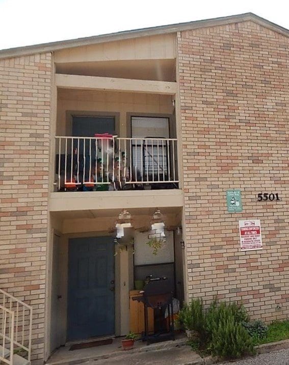 Building Photo - 5501 Rose Hill Cir