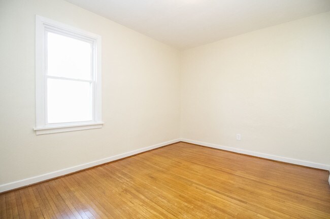 Building Photo - 2355 Ward St