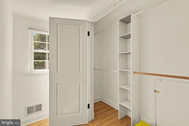 Building Photo - 3111 63rd Pl