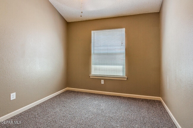 Building Photo - 14217 Thayer Pease Ave