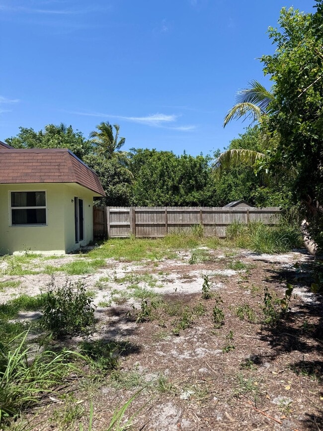 Building Photo - 12126 Gibbs Rd