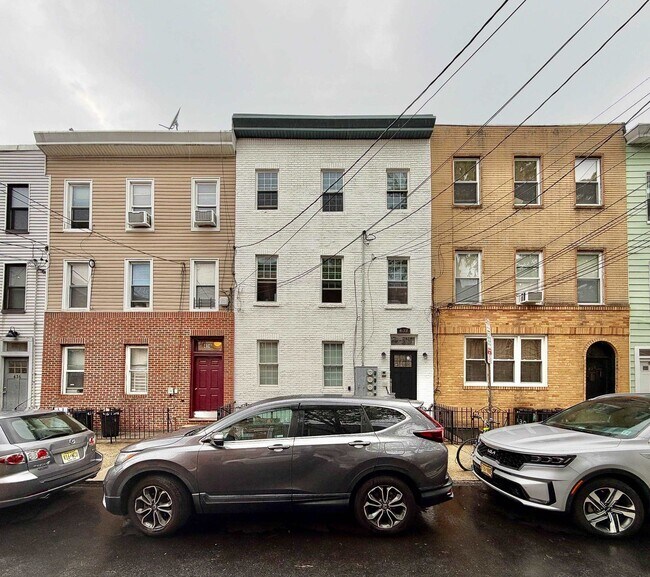Building Photo - 432 2nd St