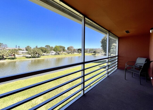 Building Photo - 25 Berkshire A
