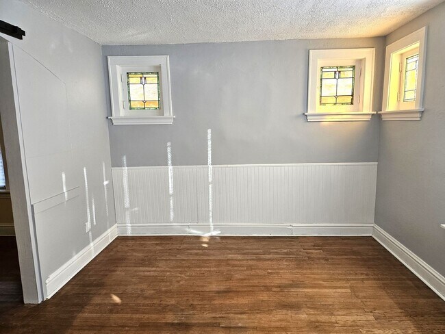 Building Photo - 4953 Holly Hills Ave