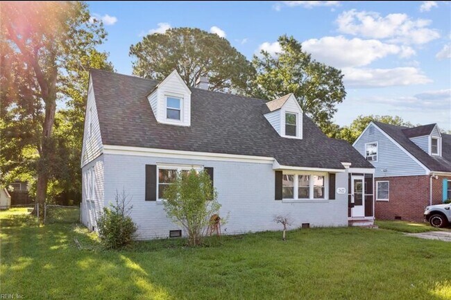 Primary Photo - 7622 Newport Ave