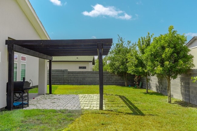 Building Photo - 7404 Thomas Harris Dr