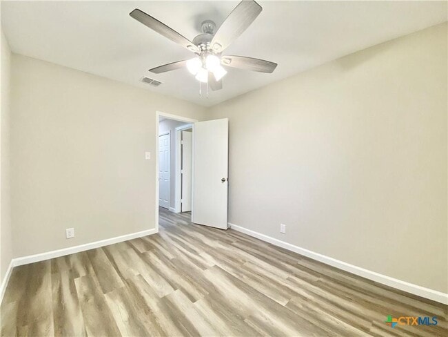 Building Photo - 2110 Blue Meadow Dr