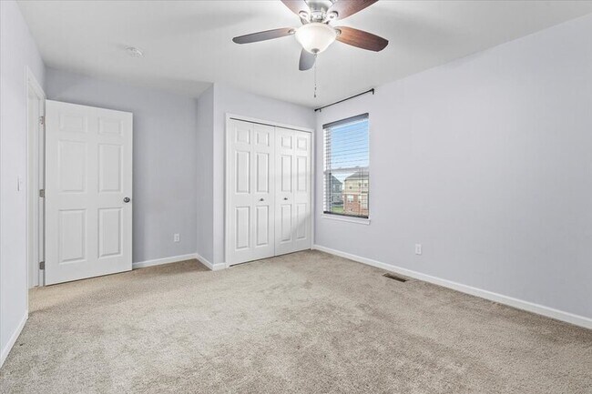 Building Photo - 928 Leafdale Dr