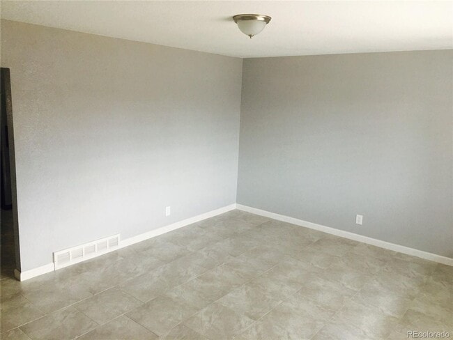 Building Photo - Long Realty & Property Management - Dual K...