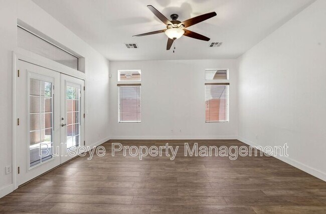 Building Photo - 6519 S 5th Way