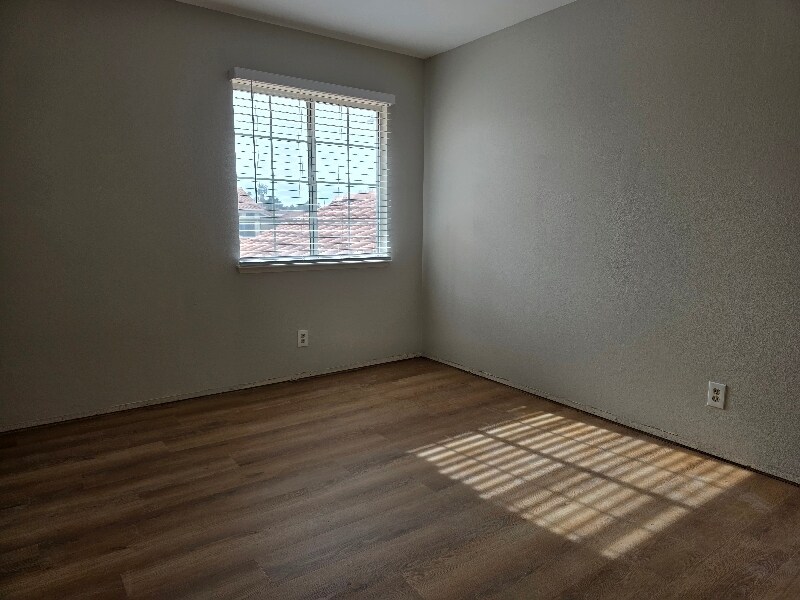 Building Photo - 1834 Escondido Terrace