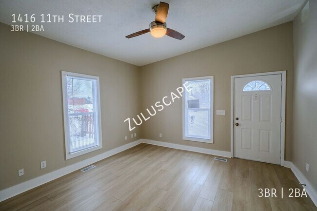 Building Photo - 1416 W 11th St