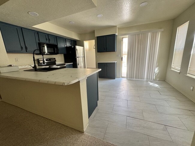 Building Photo - Beautiful 3 bedroom 2.5 bathroom NW Albuquerque.