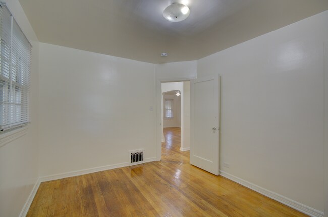 Building Photo - 2 WEEKS FREE! House Near DU