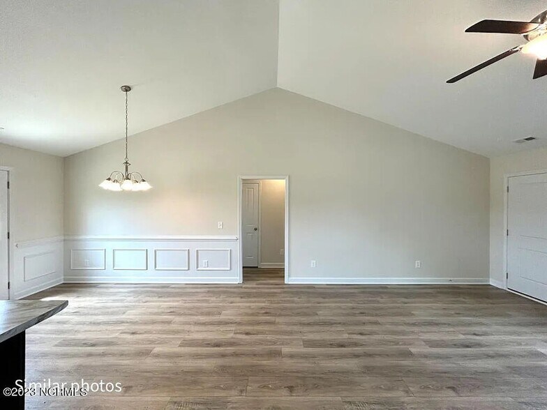 Building Photo - 707 Alpha Ct