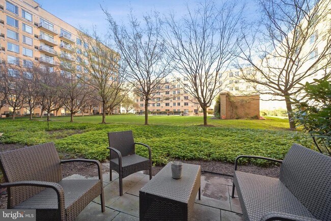Building Photo - 475 K St NW