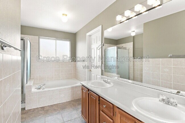 Building Photo - 4425 E 128th Pl