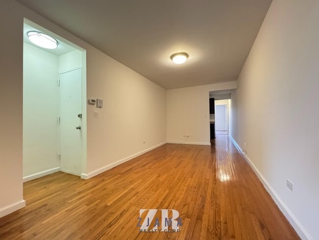 Building Photo - 475 Fourth Avenue