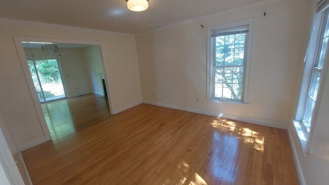 Building Photo - 339 Poplar St