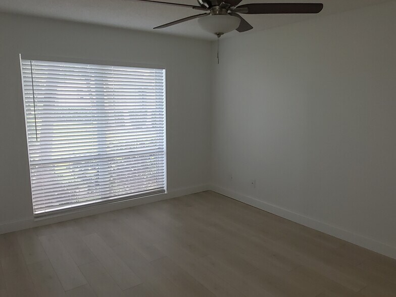 Building Photo - 3159 SW Sunset Trace Cir