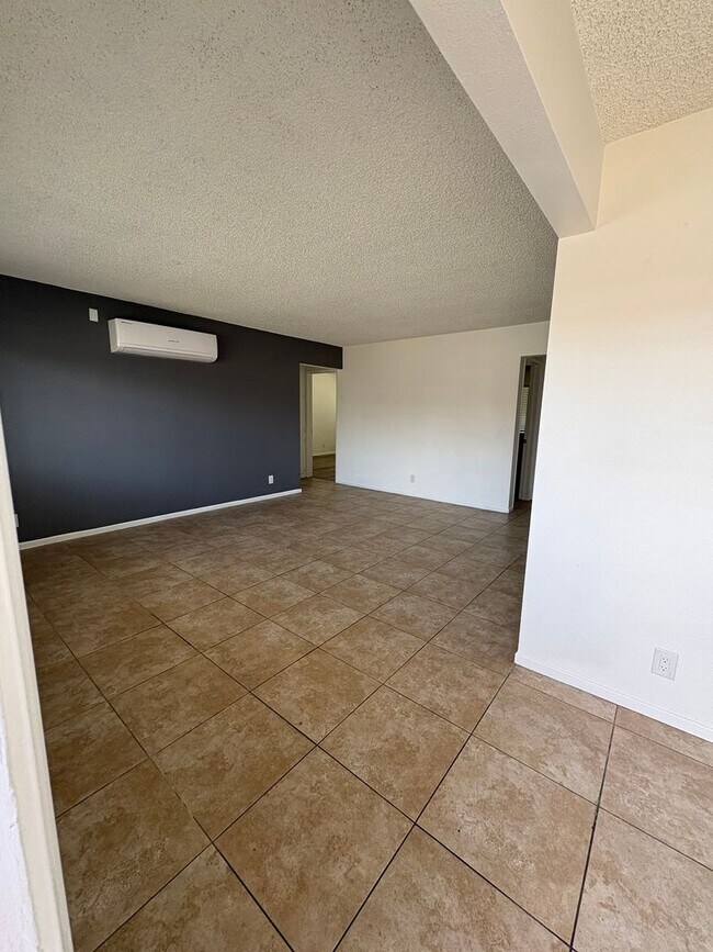 Building Photo - Charming Remodeled 3-Bedroom, 2-Bath in Po...