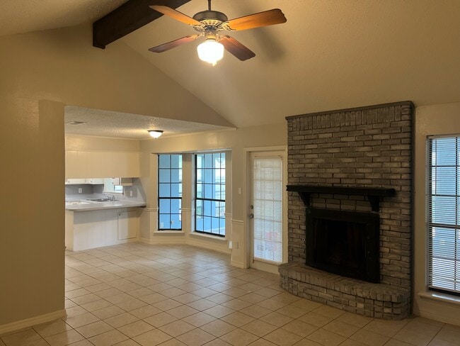 Building Photo - 2524 Downs Cir