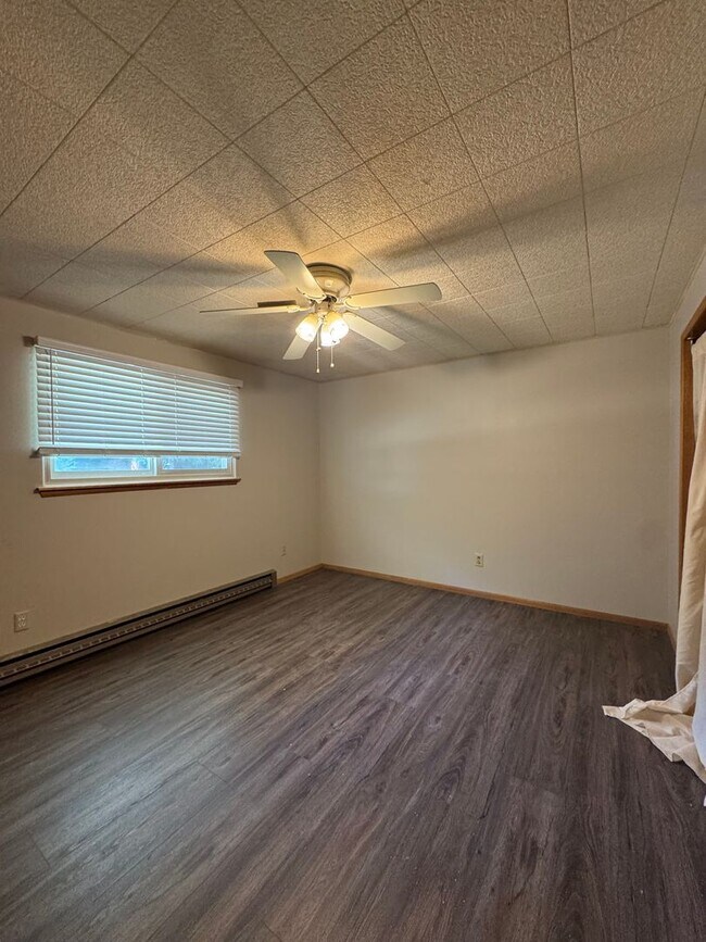 Building Photo - 1702 College Pl