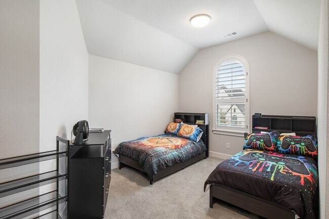 Building Photo - Stunning 4-Bedroom Luxury Residence with Bonus Office in the Prestigious Walsh Community LIKE NEW!