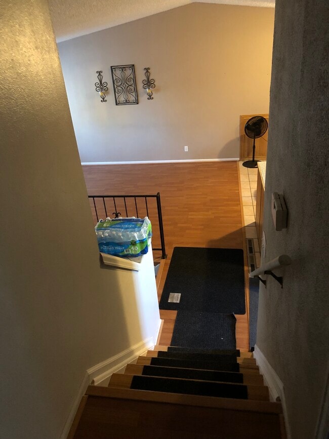 Building Photo - 21 N Briarwood Pl