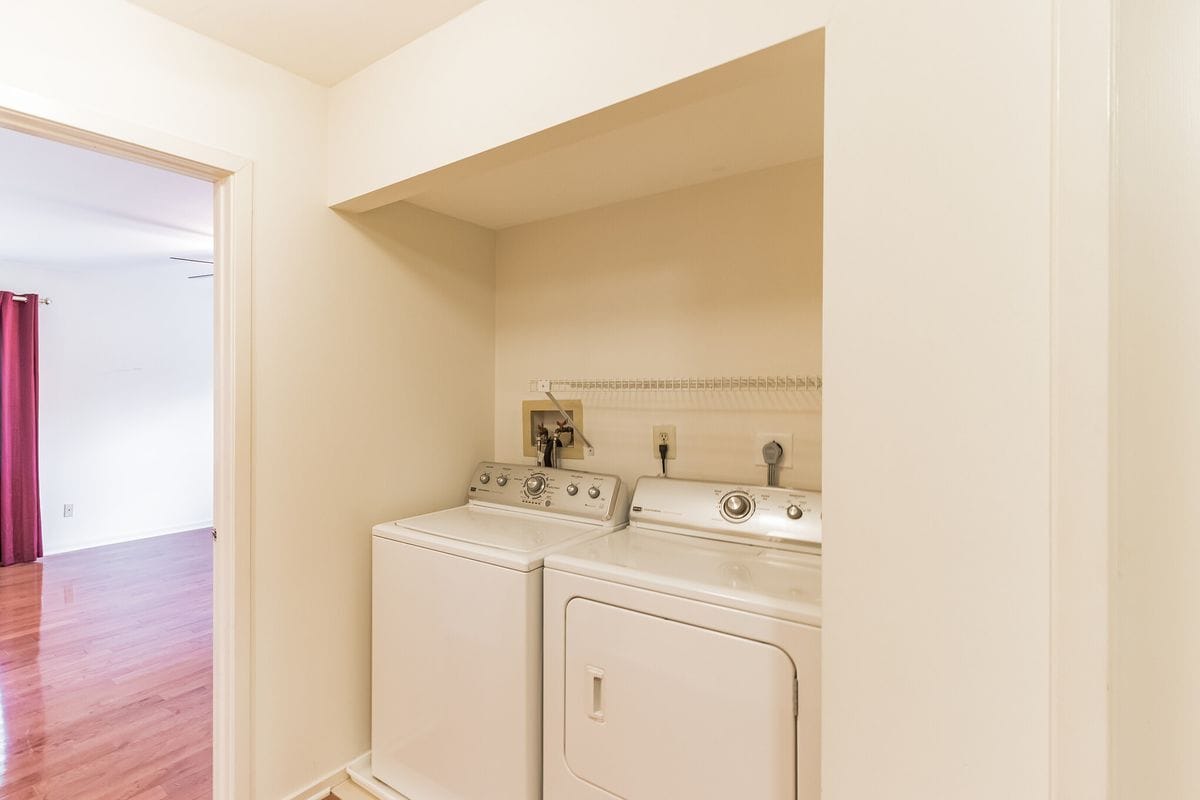 Building Photo - 48 Stonehurst Ct