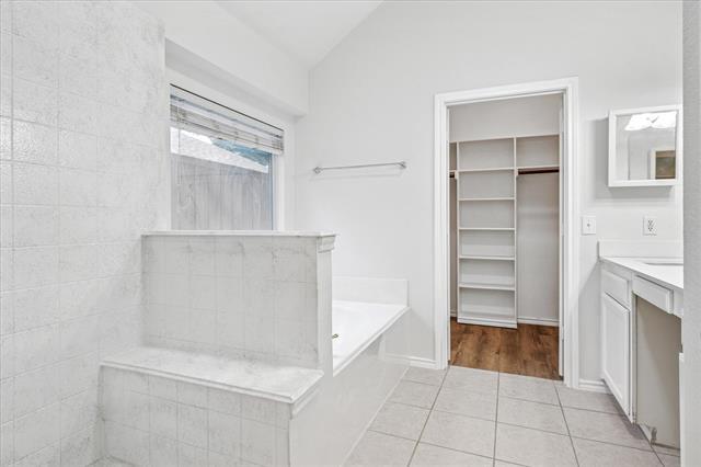 Building Photo - 1700 Bur Oak Dr