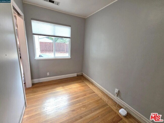Building Photo - 2068 Revere Dr
