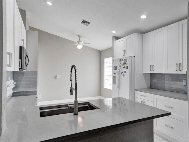 Building Photo - 22845 Barrister Dr