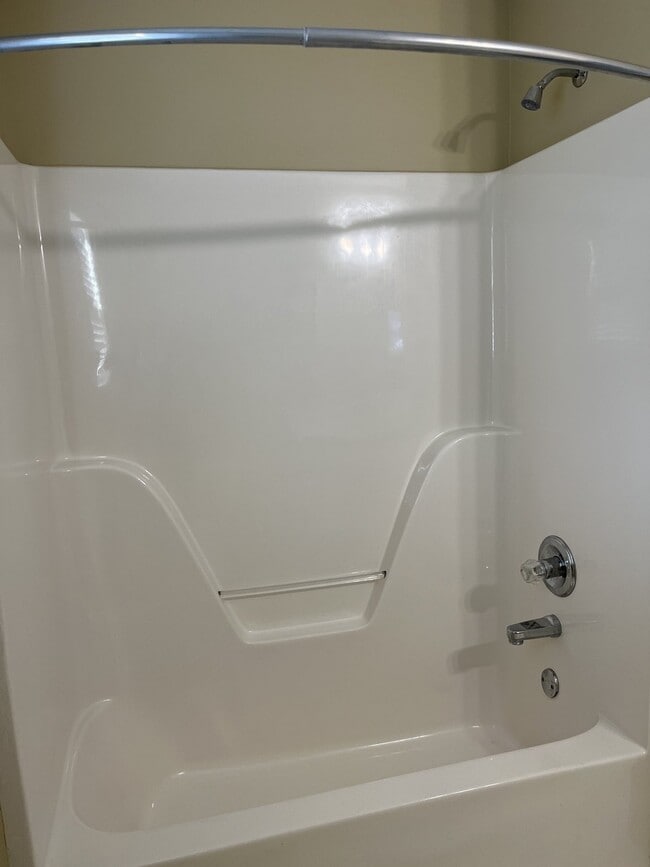 Building Photo - 5070 Boyd Dr