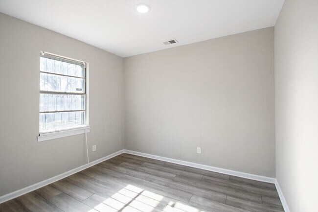 Building Photo - 3 br, 1 bath House - 772 Mohawk Ave