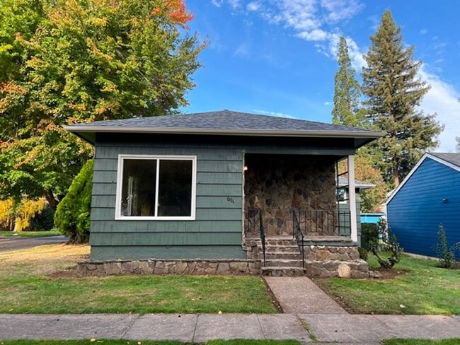 Building Photo - 2Bd/1Ba Single Story House w/ Basement - A...