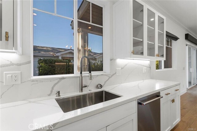 Building Photo - 5537 Vanalden Ave