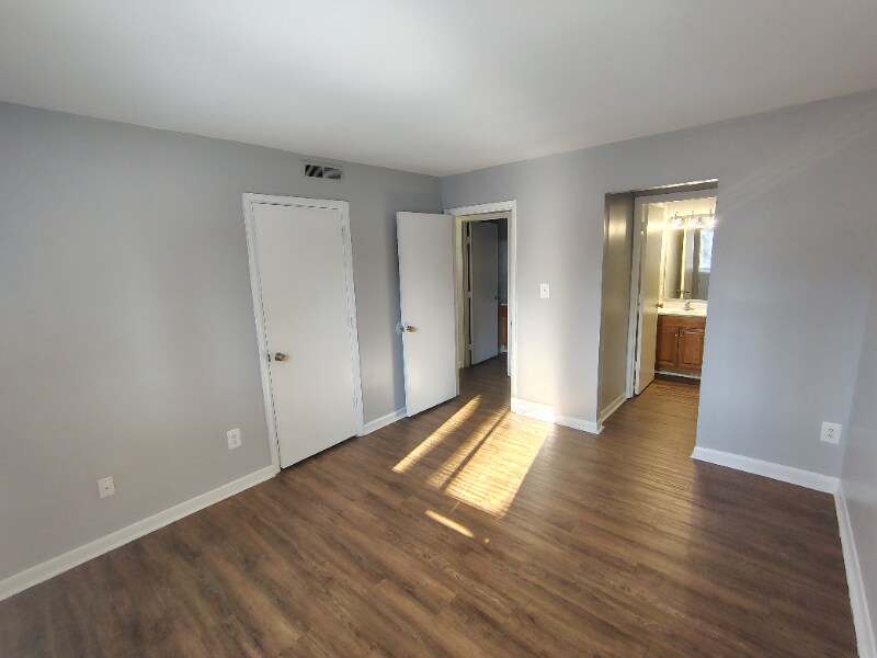 Building Photo - 600 Reusens Rd