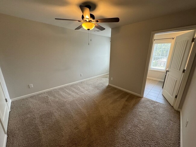 Building Photo - Modern 3/2.5 Townhome in Woodstock- $2,350