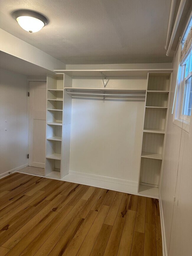 Building Photo - Healy Duplex