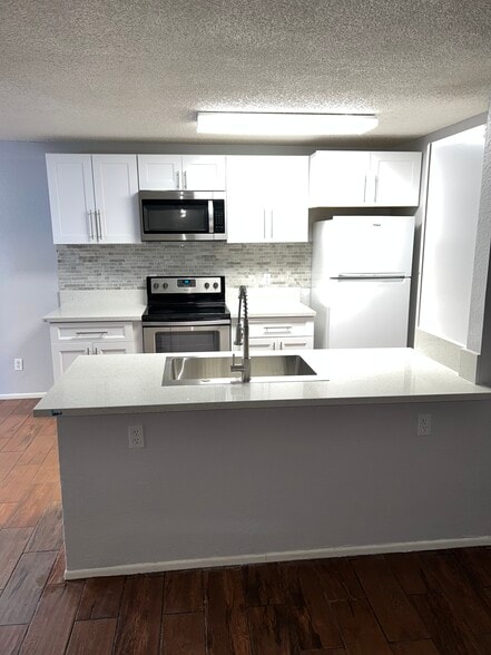 Building Photo - 5236 W Peoria Ave