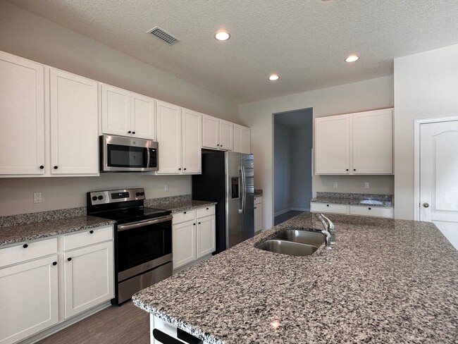 Building Photo - Close to Wildlight, Kingsbay and Fernandina Beach!
