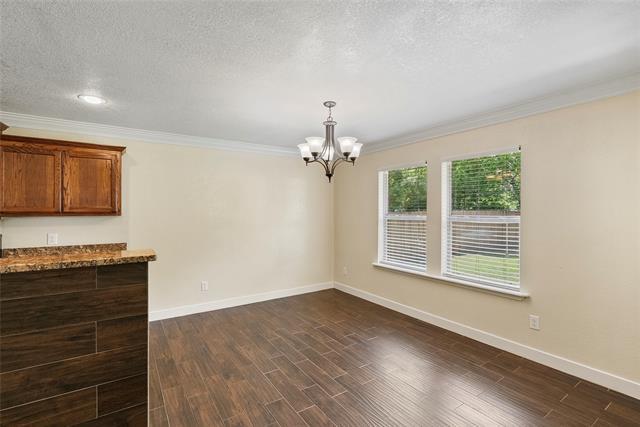 Building Photo - 750 S Valentine Dr