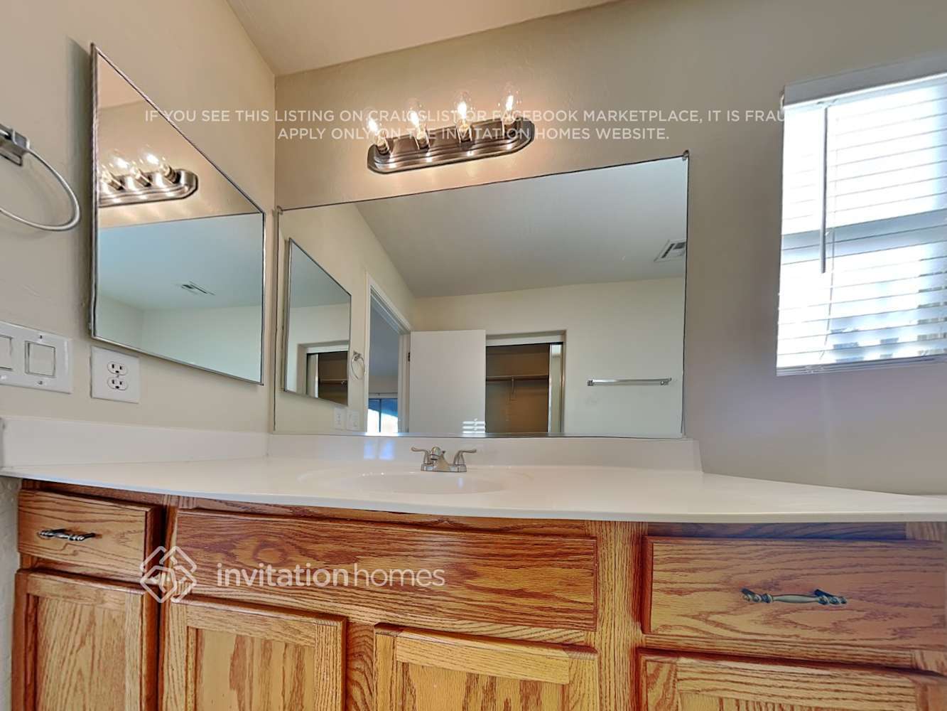 Building Photo - 34393 N Picket Post Dr