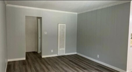 Building Photo - 8757 Owensmouth Ave