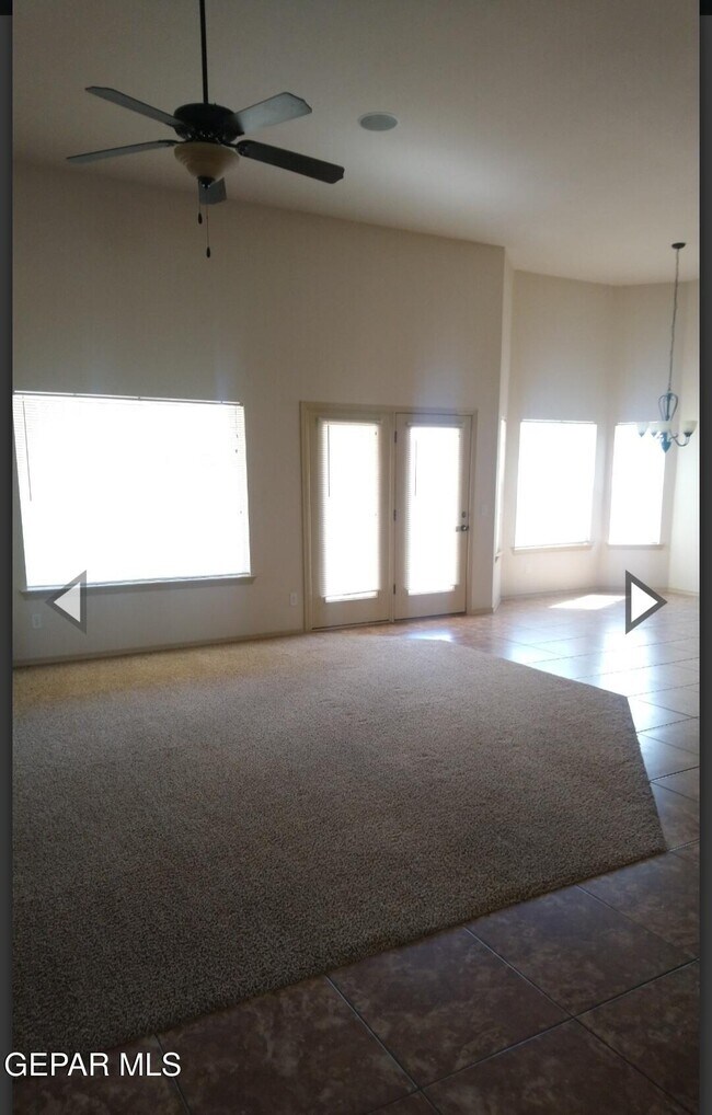 Building Photo - 6700 Cabana Del Sol Dr