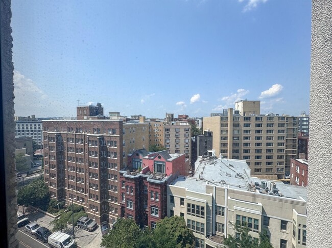 Building Photo - 1440 N St NW