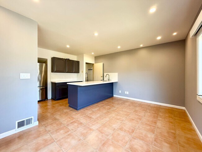 Building Photo - Beautifully Renovated Single-Family Home i...