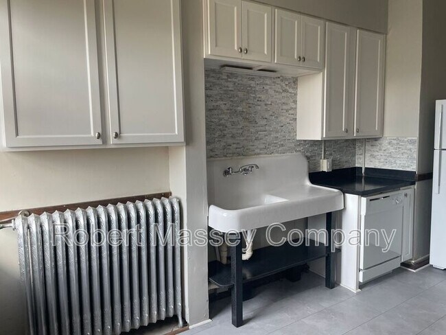 Building Photo - 2014 Cherokee Pkwy